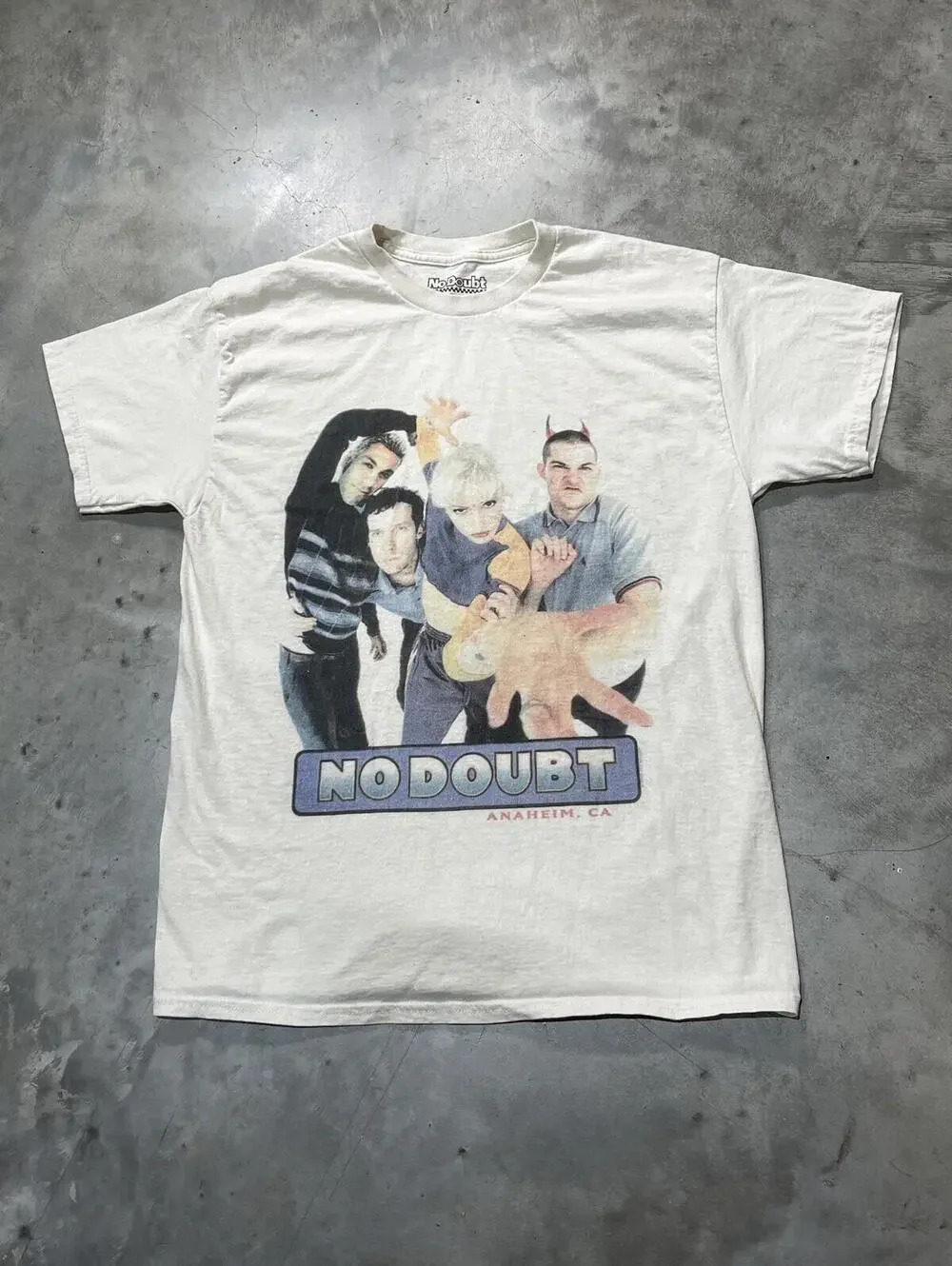 No Doubt Preowned Large T-shirt - Picture 2 of 5
